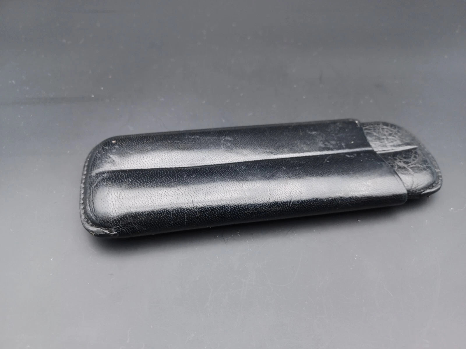 Schönes Vintage Zigarrenetui - Schwarzes Leder - 2 Fächer - AG14-833