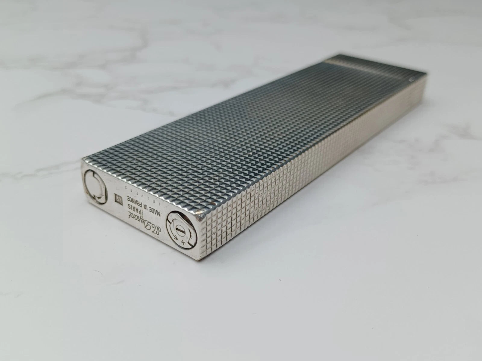 Nice S.T. DUPONT Line 2 Table Gas Lighter - Diamond Point- Silver Plated 1615-AE03