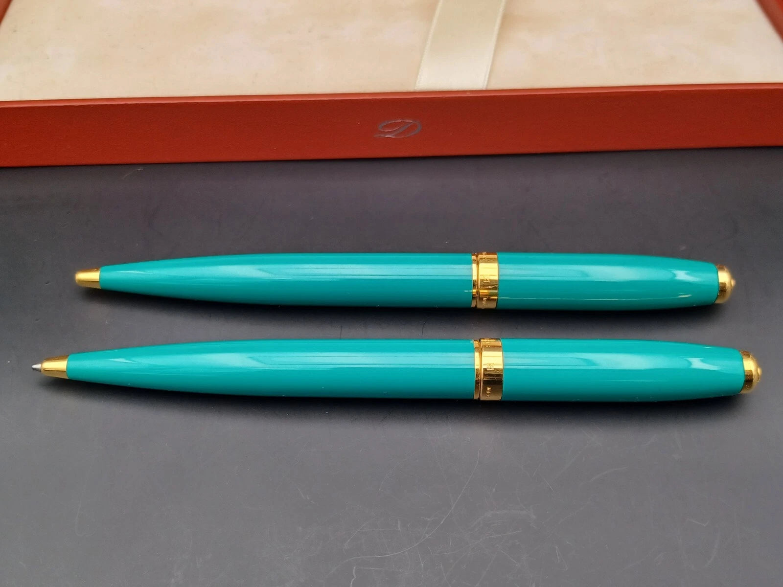 Nice S.T. Dupont Ballpoint Pen & Criterion Pencil Paper - With Box - AS01-0803