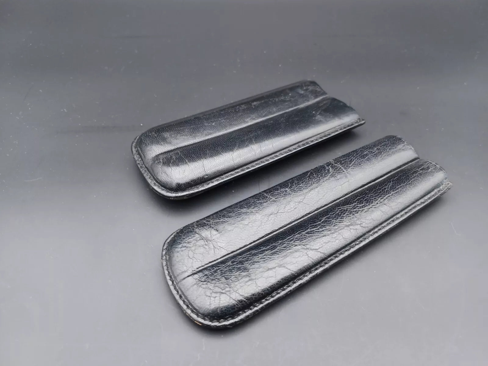 Nice Vintage Cigar Holder - Black Leather - 2 Compartment - AG14-833