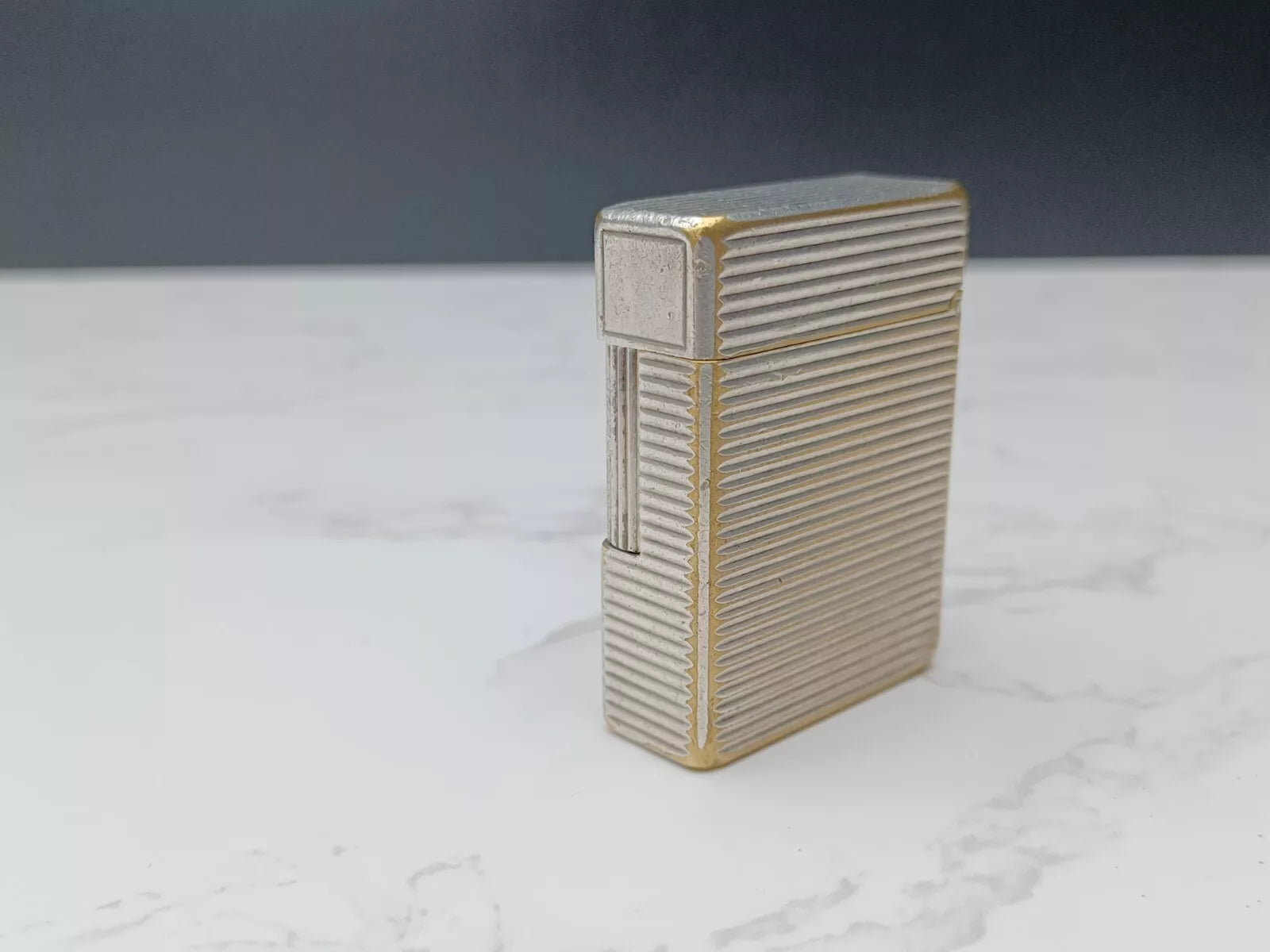 S.T. DUPONT Feuerzeug Line 1 BS Gas – L1 BS – Kleines Modell – Silberplattiert – AD13-1637