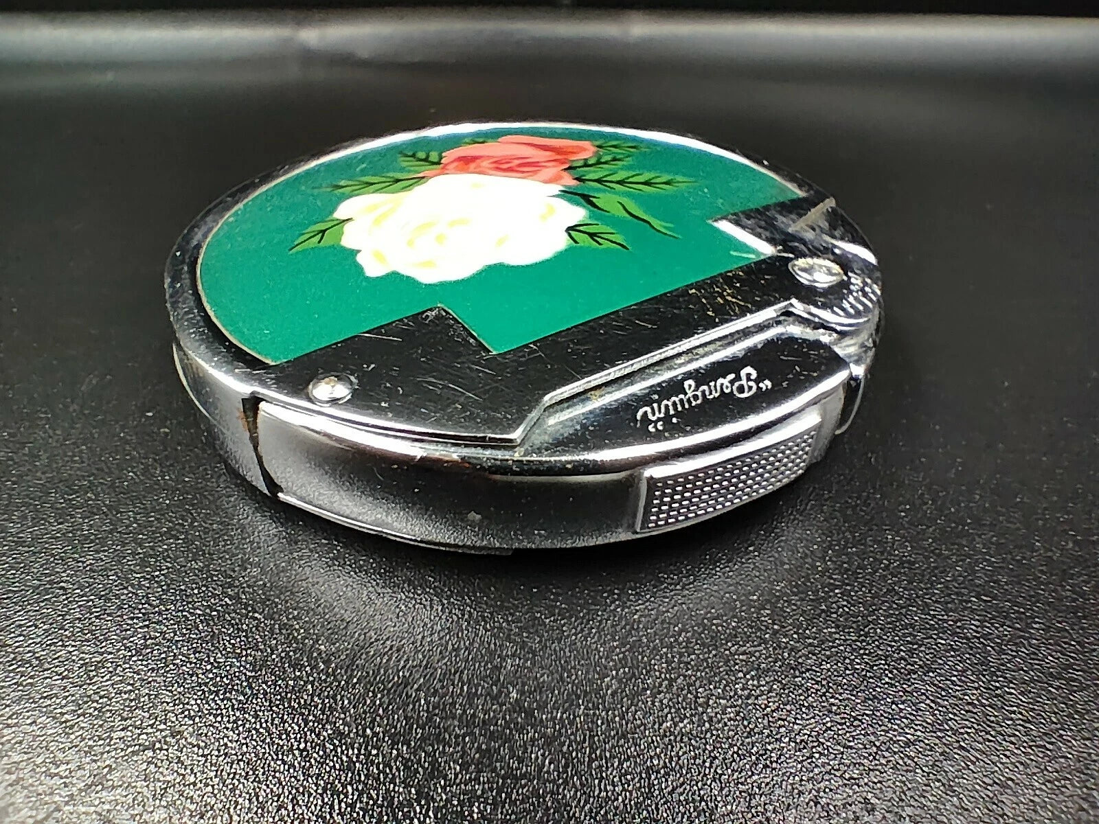 Nice PENGUIN " Smile " - Petrol Lighter - Made In Japan - 099CO AH04