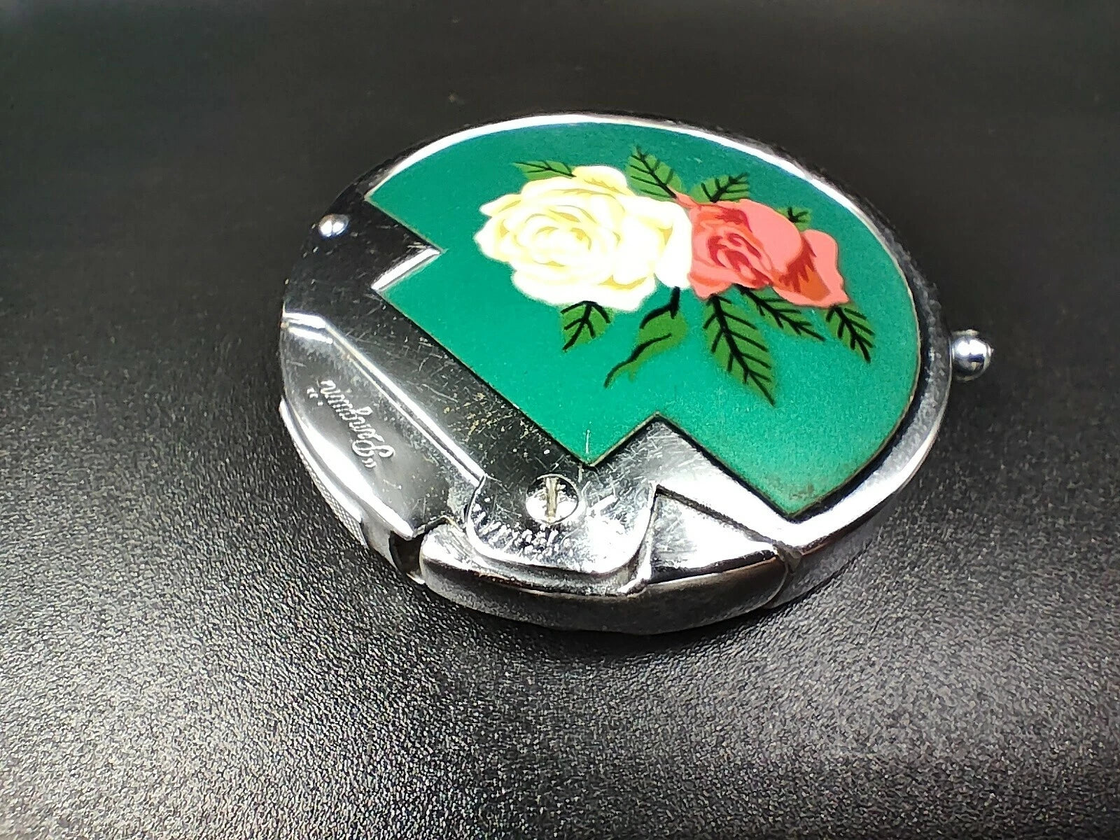 Nice PENGUIN " Smile " - Petrol Lighter - Made In Japan - 099CO AH04