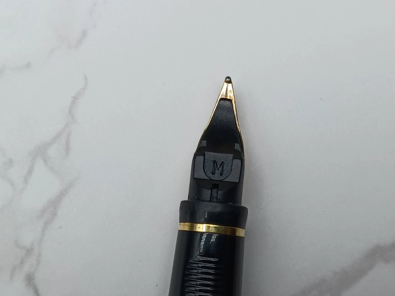 Nice PARKER FOUNTAIN PEN - Silver Plated - NIB 18K Gold - With Box AF07-1613