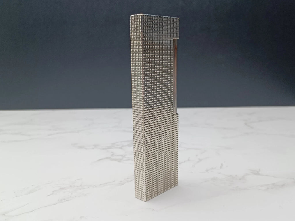 Nice S.T. DUPONT Line 2 Table Gas Lighter - Diamond Point- Silver Plated 1615-AE03