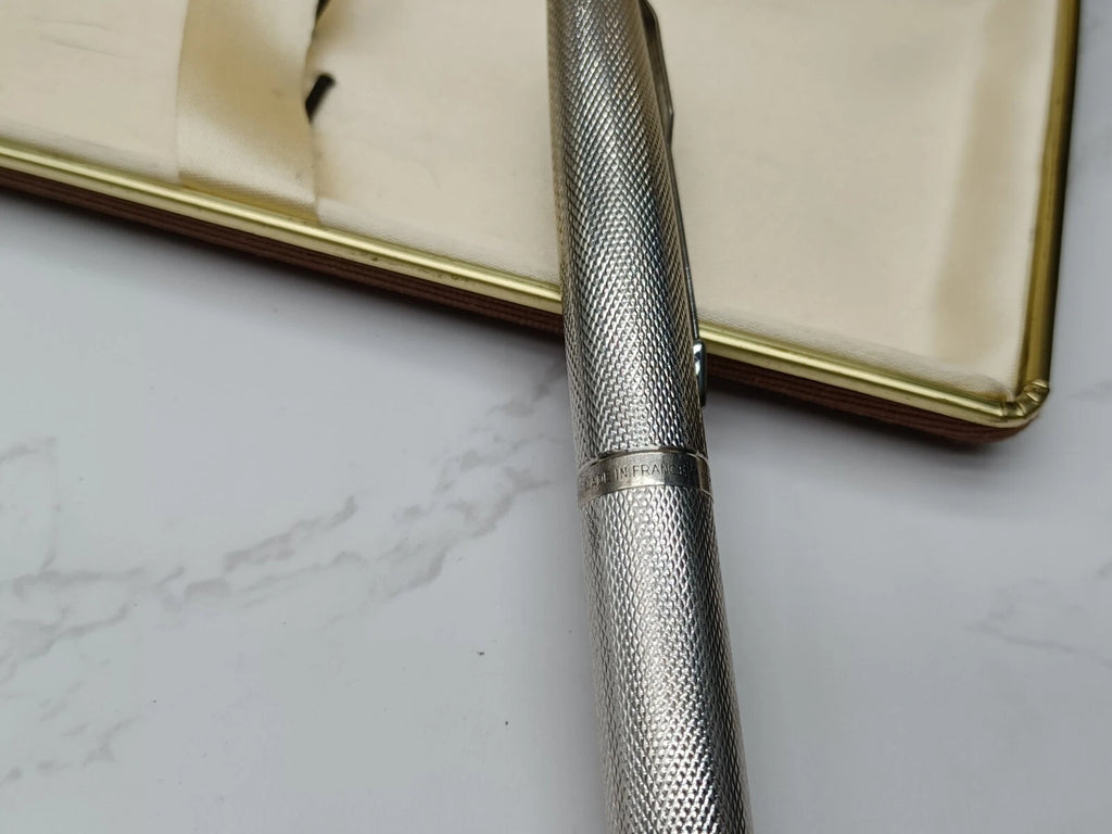 Nice PARKER FOUNTAIN PEN - Silver Plated - NIB 18K Gold - With Box AF07-1613