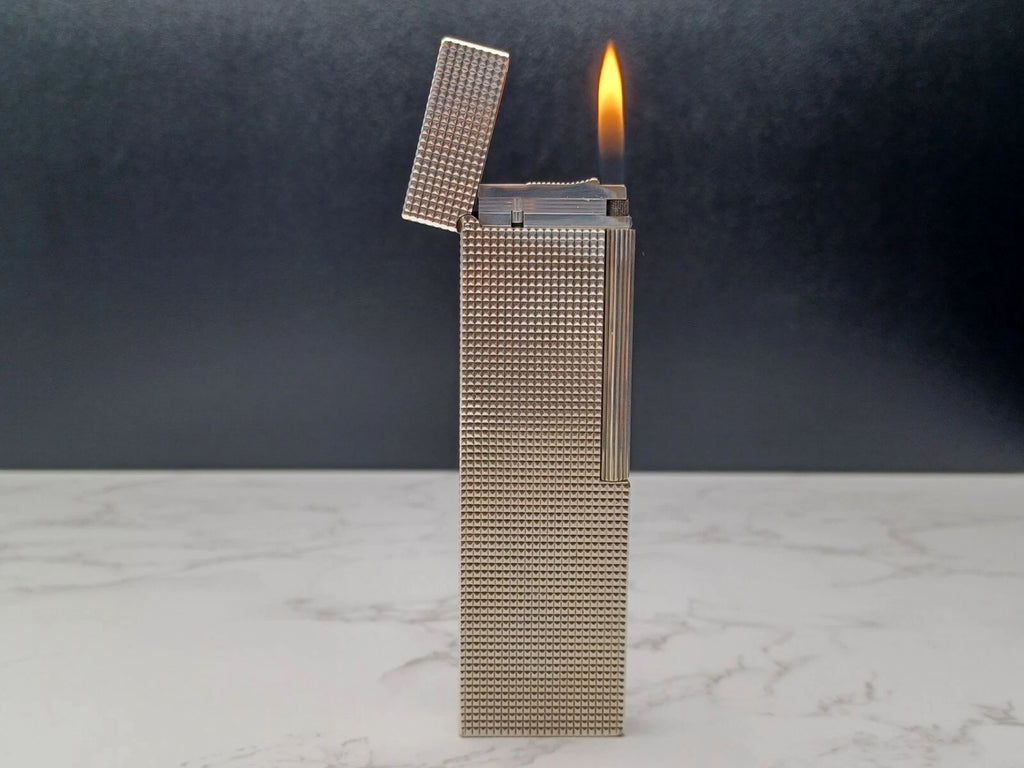 Nice S.T. DUPONT Line 2 Table Gas Lighter - Diamond Point- Silver Plated 1615-AE03