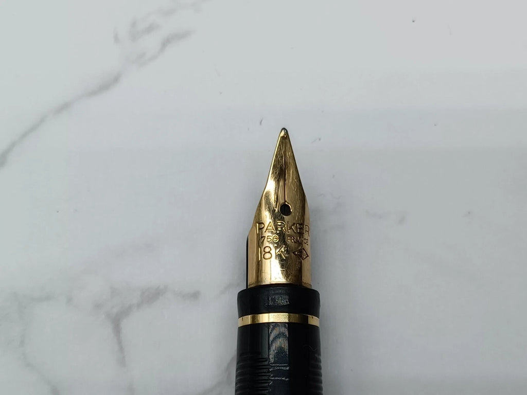 Nice PARKER FOUNTAIN PEN - Silver Plated - NIB 18K Gold - With Box AF07-1613