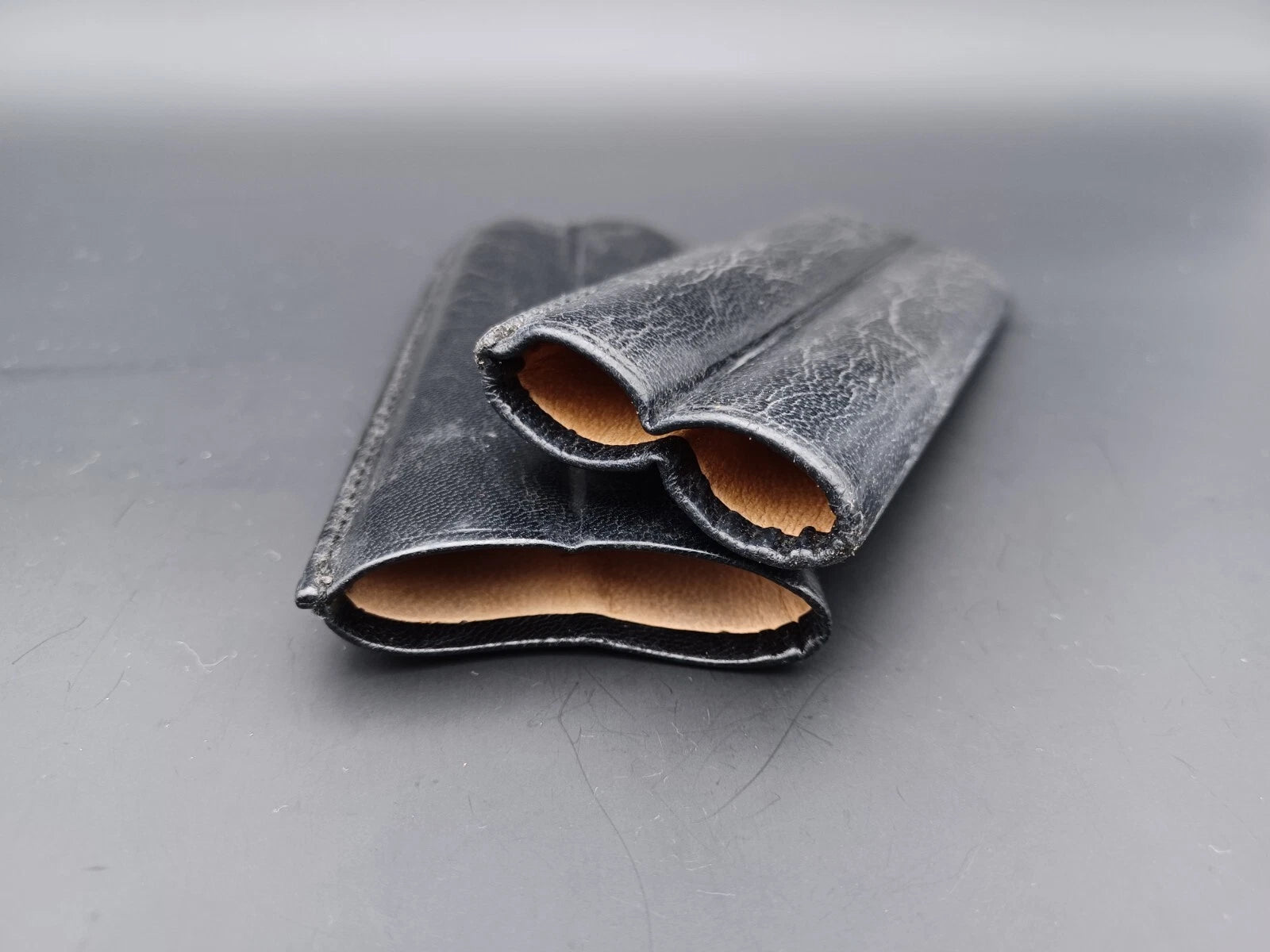 Nice Vintage Cigar Holder - Black Leather - 2 Compartment - AG14-833