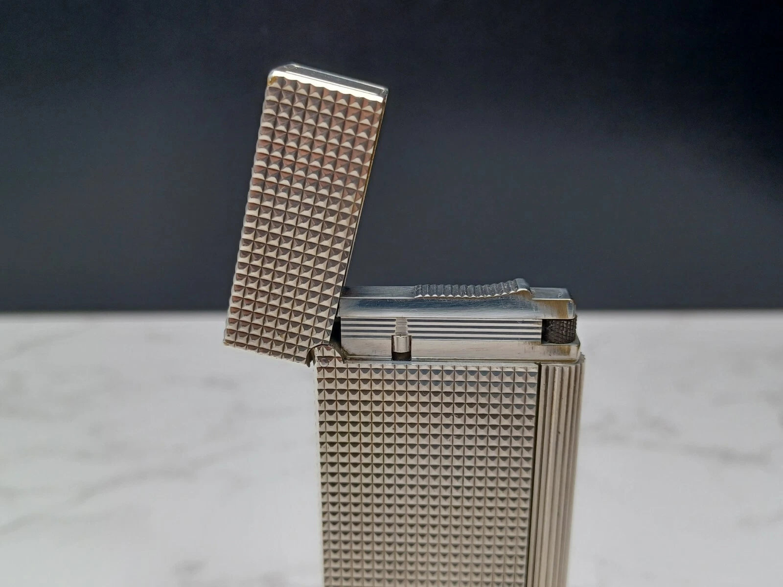 Nice S.T. DUPONT Line 2 Table Gas Lighter - Diamond Point- Silver Plated 1615-AE03