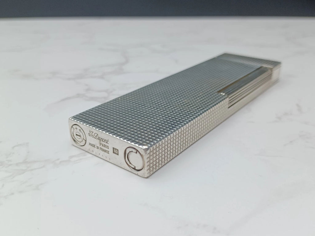 Nice S.T. DUPONT Line 2 Table Gas Lighter - Diamond Point- Silver Plated 1615-AE03